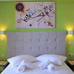 Ocean Perl Rooms