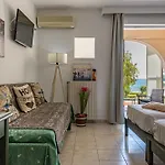 Ocean Perl Rooms *
